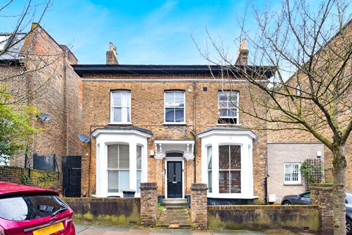 1 Bedroom Flat To Rent In Bickerton Road, Archway, London, N19