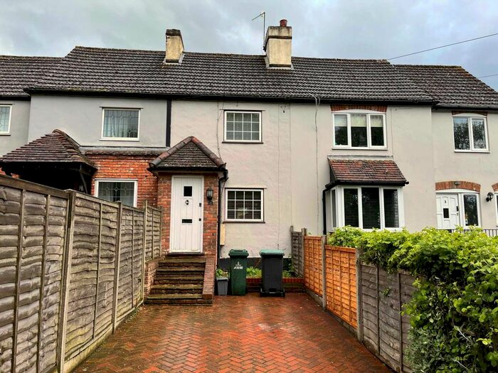 1 Bedroom Cottage To Rent In Bedmond Road, Pimlico, HP3