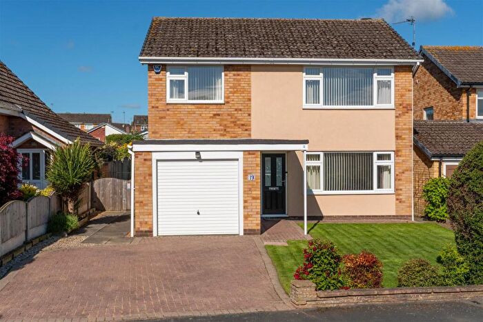 4 Bedroom Detached House For Sale In Low Garth Road, Sherburn In Elmet, Leeds, LS25