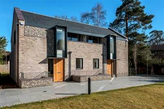 3 Bedroom House To Rent In Westerham Road, Keston, BR2