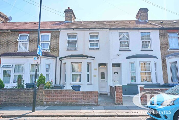 3 Bedroom Terraced House For Sale In Featherstone Road, Southall, UB2