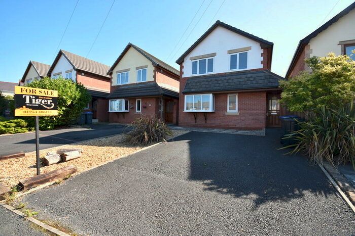 4 Bedroom Detached House For Sale In Meanwood Avenue, Blackpool, FY4
