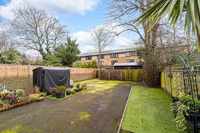 2 Bedroom Apartment To Rent In Haverstock Hill, Belsize Park, London, NW3