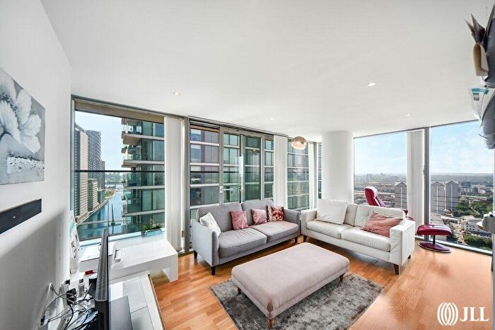 2 Bedroom Flat To Rent In Landmark West, London, E14