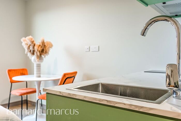 Studio To Rent In Victoria Road, Feltham, TW13