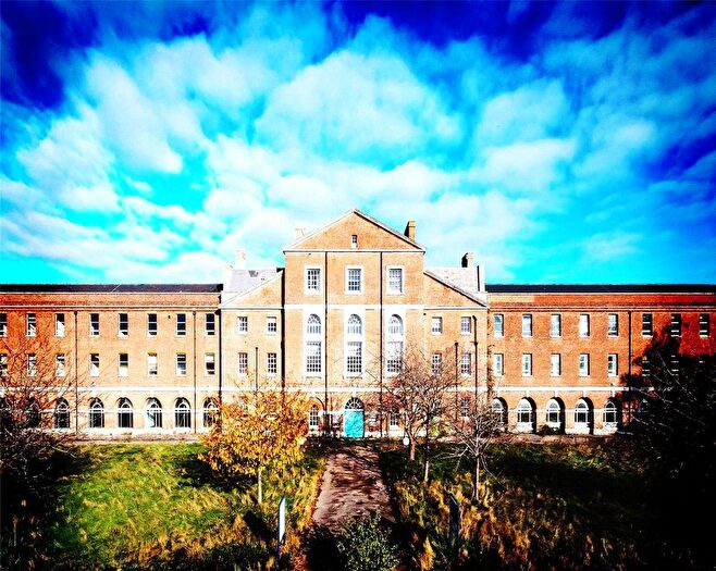 2 Bedroom Flat For Sale In Haslar Road, Gosport, Hampshire, PO12