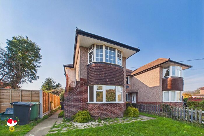 3 Bedroom Maisonette For Sale In Churchdown Lane, Hucclecote, Gloucester, GL3