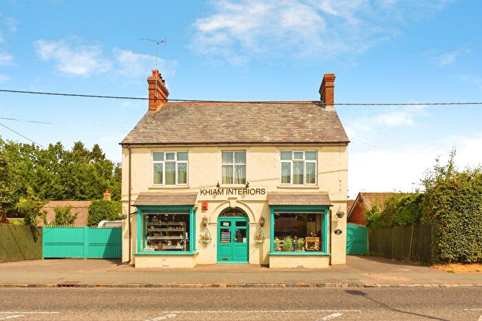 5 Bedroom Detached House For Sale In Oxford Road, Stone, Aylesbury, HP17