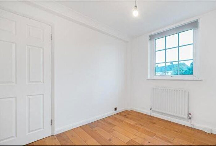 4 Bedroom Terraced House To Rent In The Glebe, Chislehurst, BR7