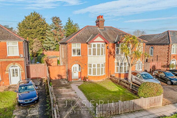 3 Bedroom Semi Detached House For Sale In Colchester Road, Ipswich, IP4