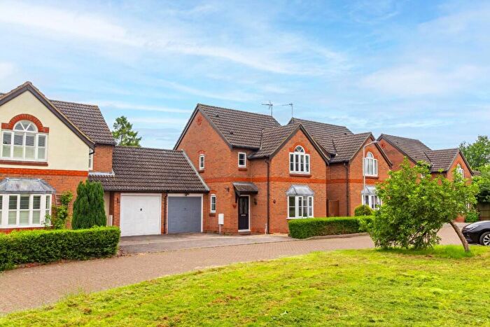 3 Bedroom Detached House For Sale In Crispin Field, Pitstone, LU7