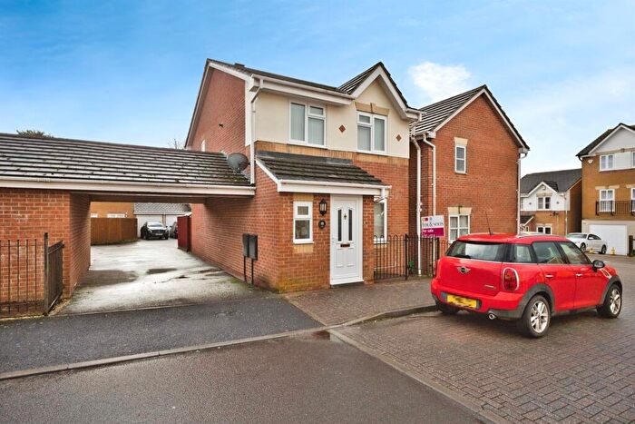 3 Bedroom Detached House For Sale In Ermine Street, Yeovil, BA21