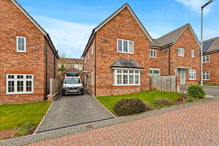 3 Bedroom Detached House For Sale In Westfield Rise, Wakefield, WF2