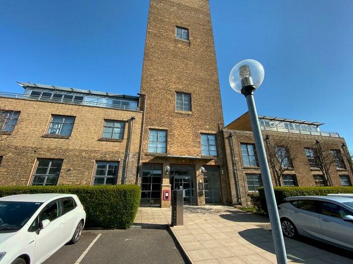 2 Bedroom Apartment To Rent In Pollards Close, Rochford, Essex, SS4