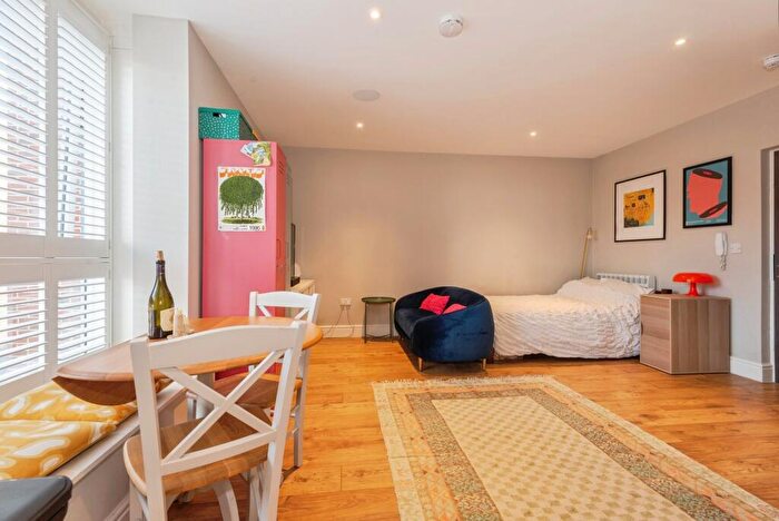 Flat For Sale In St. Martins Walk, Dorking, RH4