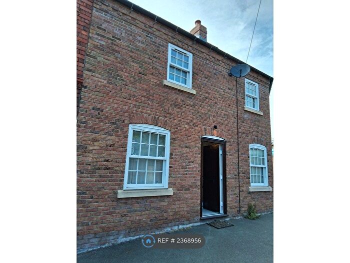 2 Bedroom Semi-Detached House To Rent In Goodwins Yard, Oswestry, SY11