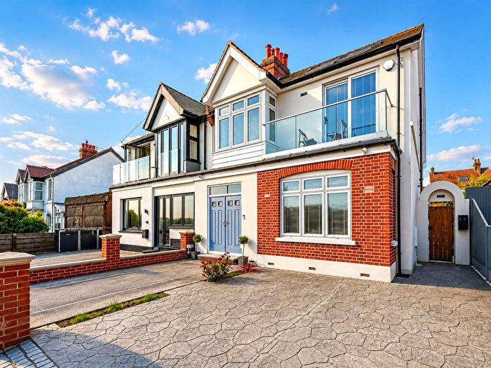 5 Bedroom House For Sale In Beacon Hill, Herne Bay, CT6