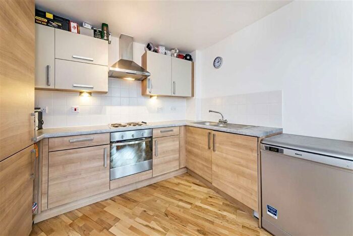 1 Bedroom Flat To Rent In Southwark Bridge Road, London, SE1