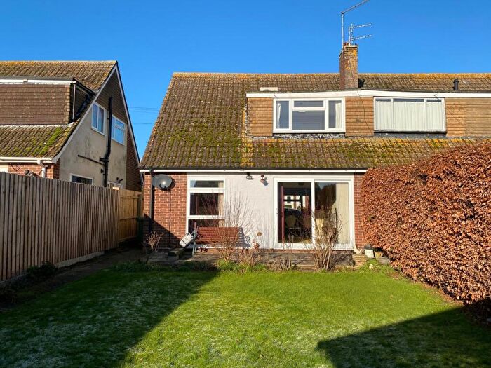 3 Bedroom Bungalow For Sale In Priory Crescent, Roade, Northampton, NN7
