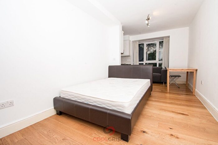 Studio To Rent In Bride Street, Islingron, London, N7