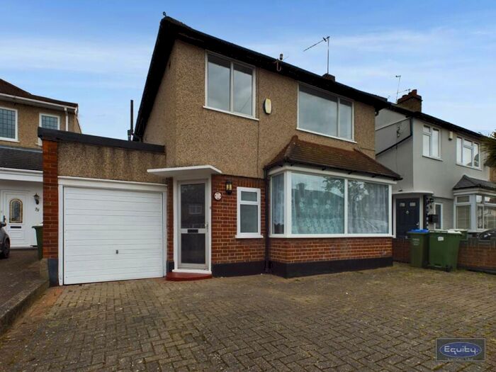 3 Bedroom Detached House To Rent In Raeburn Road, Sidcup, Kent, DA15
