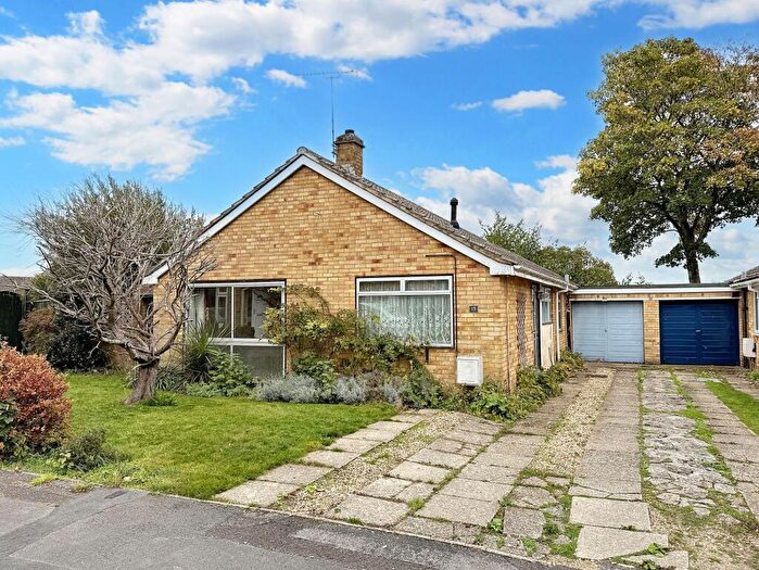 3 Bedroom Detached Bungalow For Sale In Elgin Close, Hythe, SO45