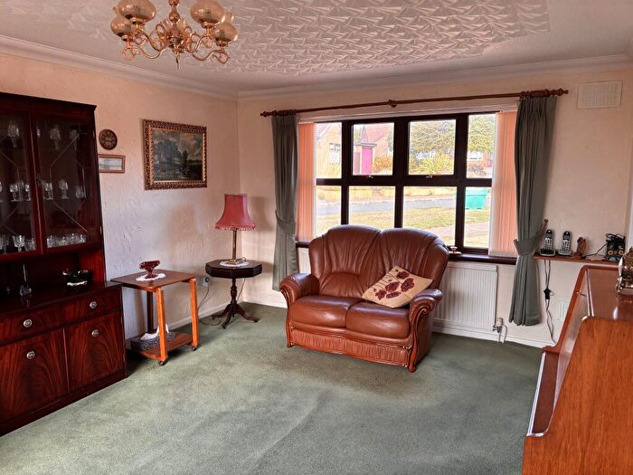 2 Bedroom Detached Bungalow For Sale In Andrews Place, Hunstanton, PE36