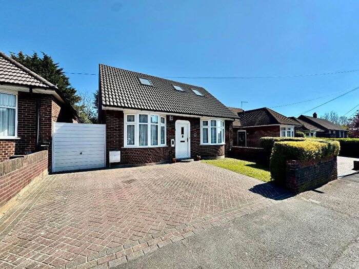 5 Bedroom Detached House For Sale In Clevedon Road, Stopsley, Luton, Bedfordshire, LU2