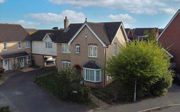 4 Bedroom Link Detached House For Sale In Peacock Street, Grange Farm, Kesgrave, IP5