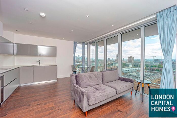 1 Bedroom Flat To Rent In Cassia House, , Piazza Walk, London, London, E1