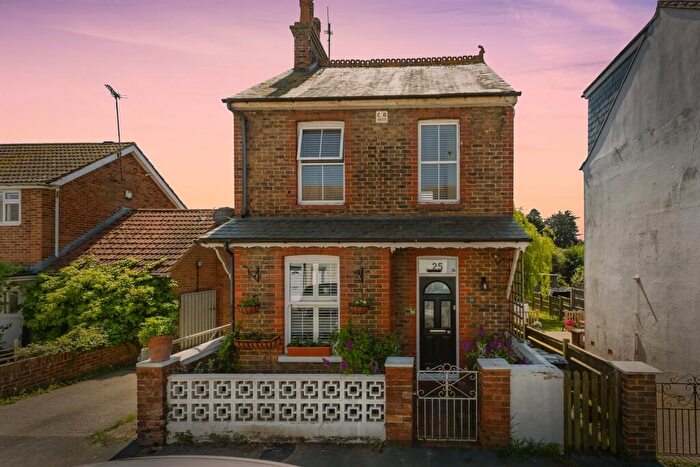 3 Bedroom Detached House For Sale In Brook Street, Polegate, BN26