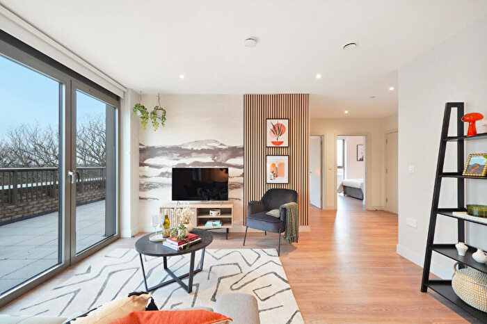 2 Bedroom Apartment To Rent In The Oakgate, KT22