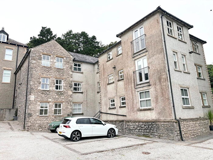 2 Bedroom Apartment To Rent In Main Street, Grange-over-sands, LA11