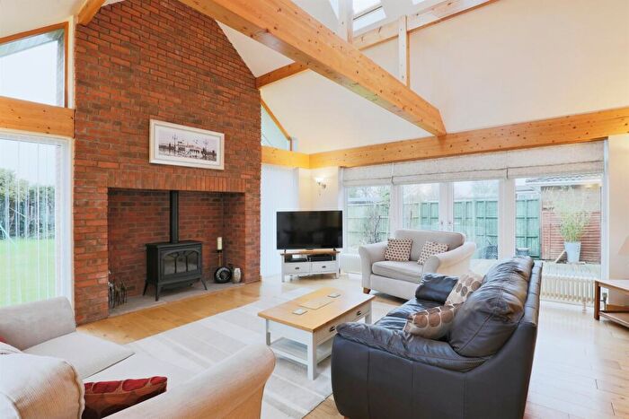 4 Bedroom Detached House For Sale In Mountford Close, Wellesbourne, Warwick, CV35