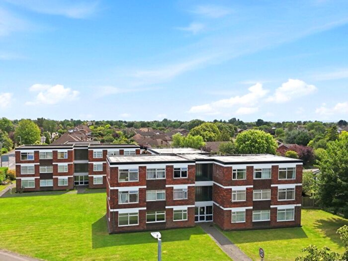 2 Bedroom Apartment For Sale In Southchurch Boulevard, Thorpe Bay Borders, Essex, SS2