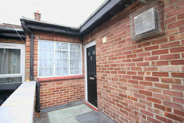 2 Bedroom Flat To Rent In Field End Road, Eastcote (above A Shop), HA5