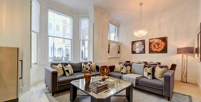 4 Bedroom Flat To Rent In Lexham Gardens, London, W8