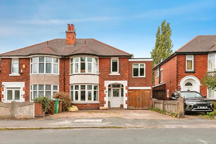 4 Bedroom Semi-Detached House For Sale In Costock Avenue, Nottingham, NG5