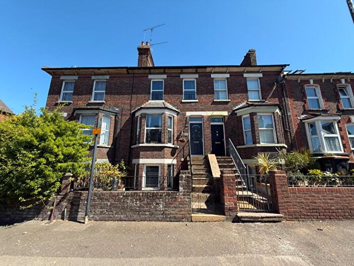 3 Bedroom Terraced House For Sale In High Street North, Dunstable, LU6