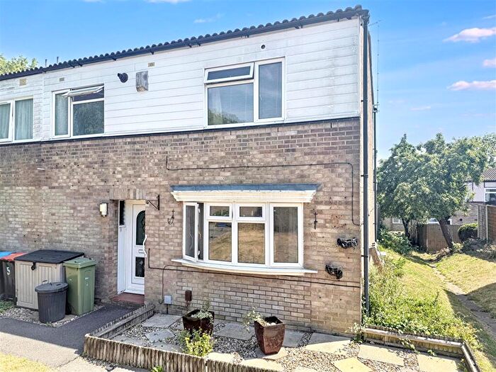 3 Bedroom House For Sale In Buckthorn, Stacey Bushes, Milton Keynes, MK12