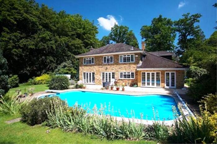 5 Bedroom Detached House To Rent In West Byfleet, Surrey, KT14