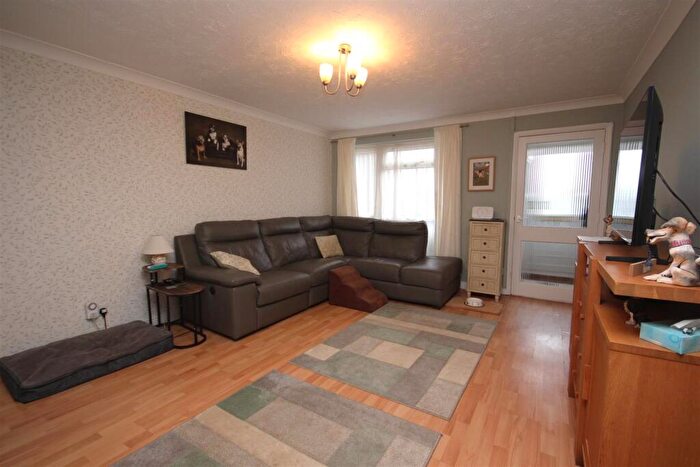 2 Bedroom House For Sale In Belvedere Gardens, Seaford, BN25