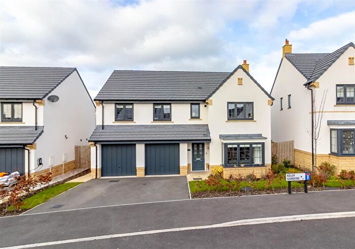 4 Bedroom Detached House For Sale In Keldy Gardens, Bramhope, LS16