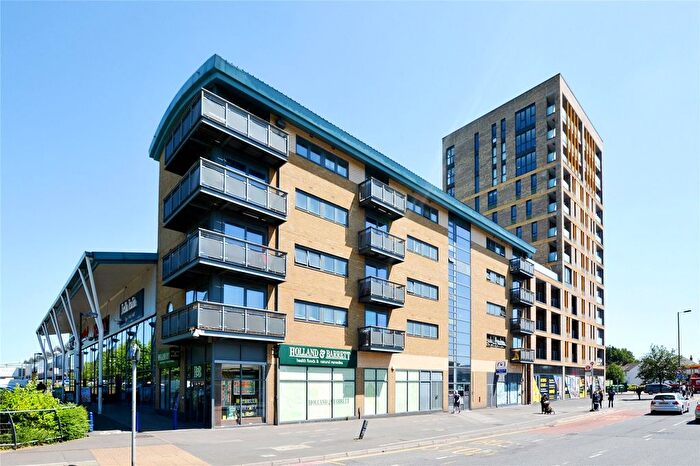 2 Bedroom Flat To Rent In Christchurch Road, London, SW19