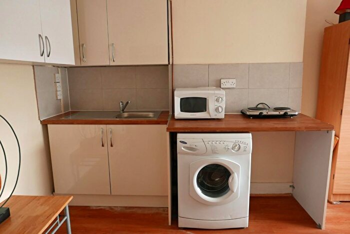 1 Bedroom Detached House To Rent In Longbridge Road, Dagenham, RM8