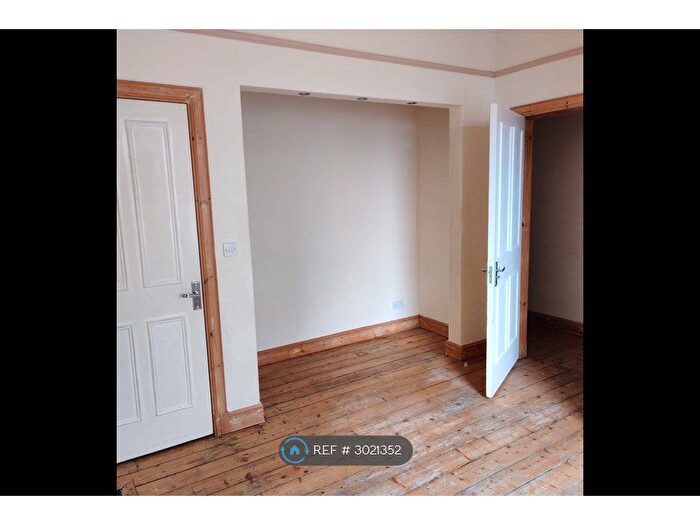 2 Bedroom Flat To Rent In Great Junction St, Edinburgh, EH6