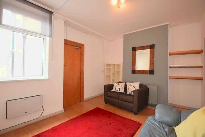 1 Bedroom Flat To Rent In Wyeverne Road, Cathays, CF24