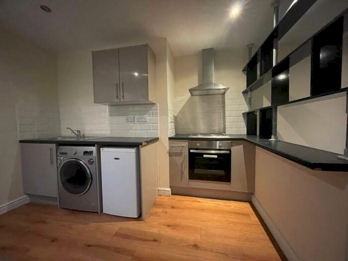 Flat To Rent In Princegate, Doncaster, DN1