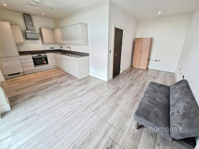 1 Bedroom Flat To Rent In Farnham Road, Slough, Berkshire, SL1