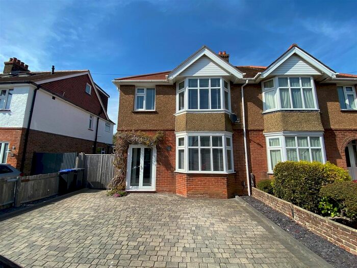 3 Bedroom Property To Rent In Westland Avenue, Worthing, BN14